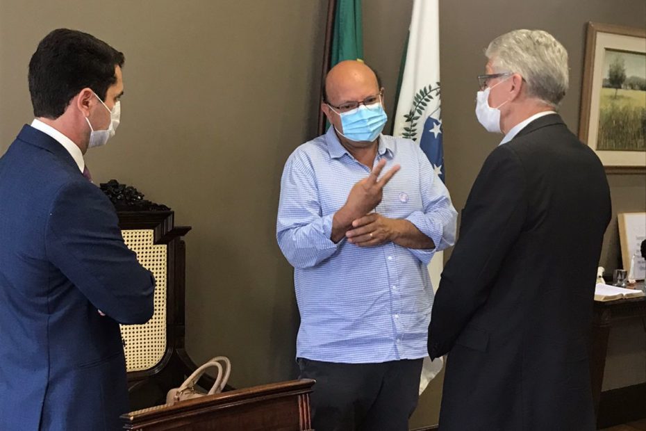 Com apoio do Deputado Alexandre Curi, prefeito de General Carneiro busca recursos para estradas rurais
