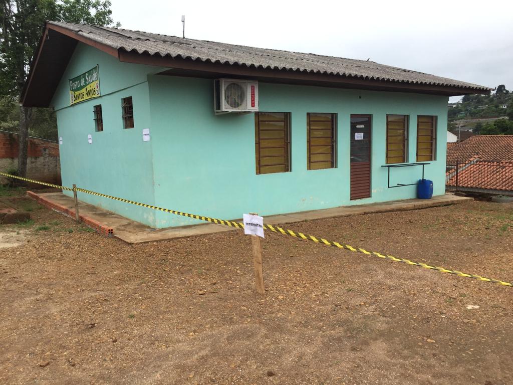 Buraco se abre e prefeitura interdita Unidade de Saúde em General Carneiro