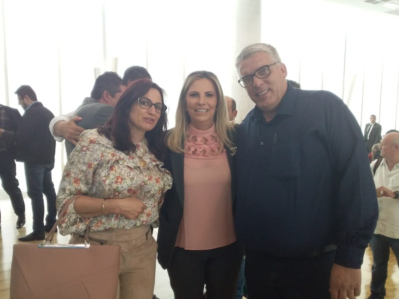 Silvia Costa recebe R$ 160 mil para Assistência Social
