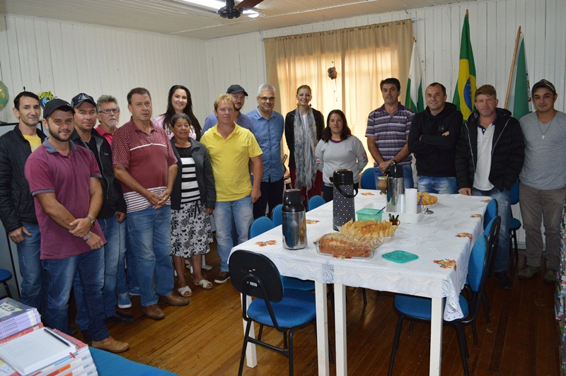 Secretaria de Educação realiza reunião com motoristas do transporte escolar