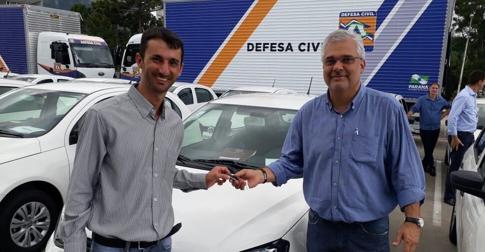 General Carneiro recebe veículo para Agência do Trabalhador