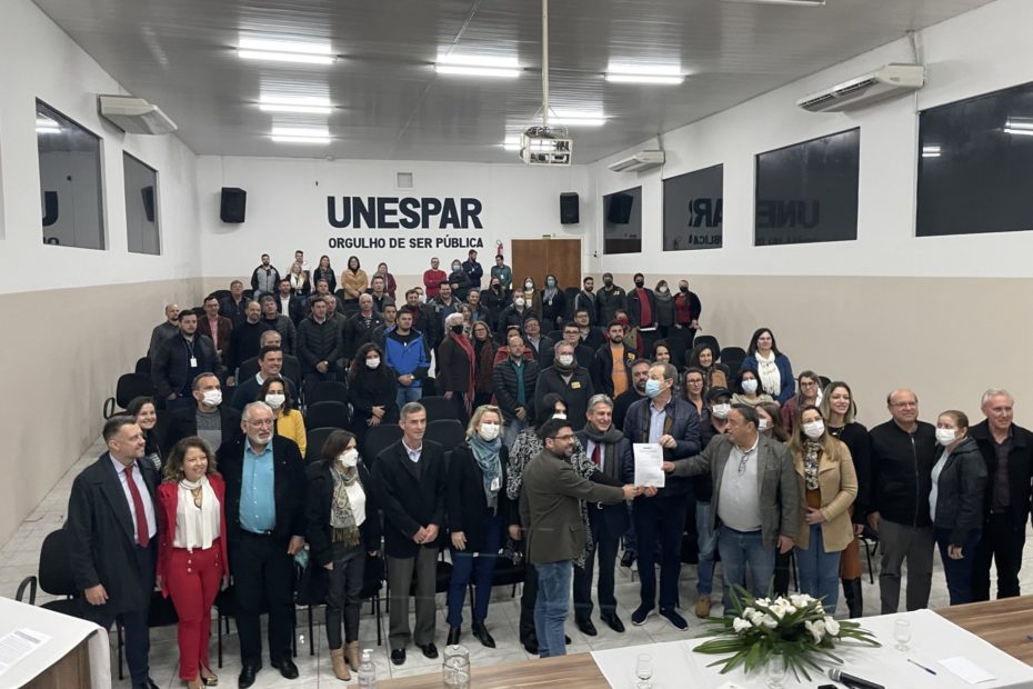 Autorização do curso de Direito na UNESPAR: prefeito Joel representa Município de General Carneiro.