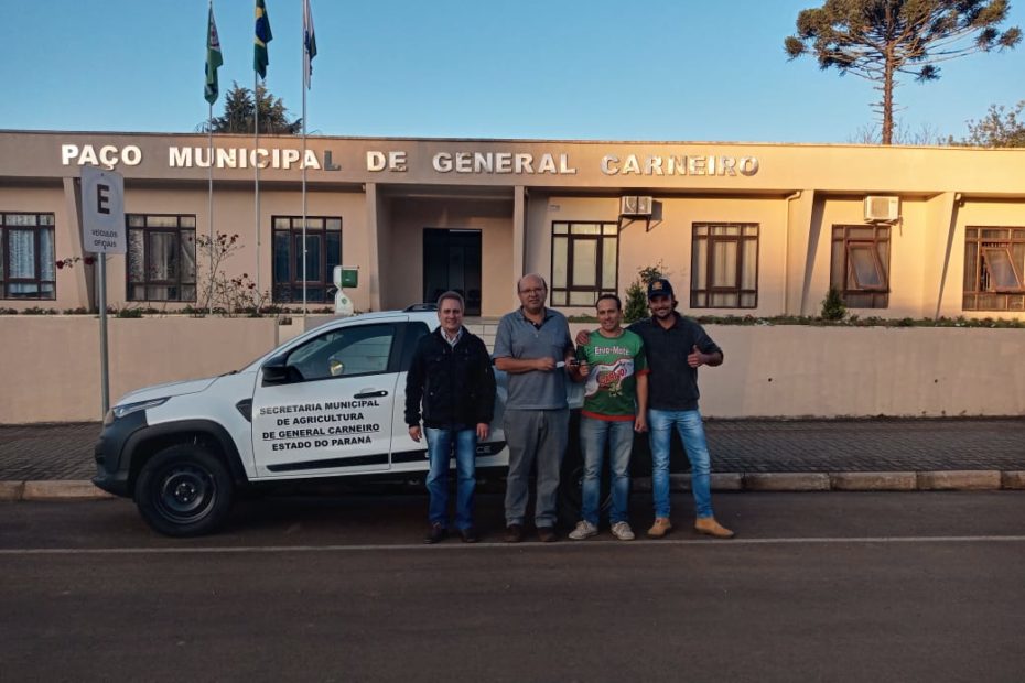 Secretaria de Agricultura recebe veículo utilitário através do programa Paraná Mais Cidades.